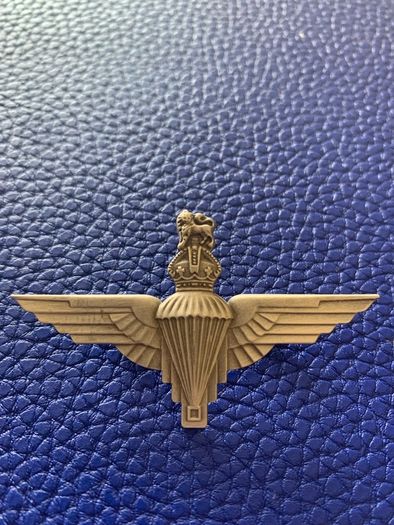 Parachute Regimen Cap Badge