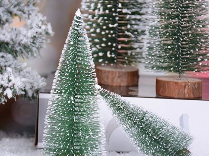 10 Pcs Artificial Frosted Sisal Trees Bottle Brush Trees with Wood Base Artificial Frosted Sisal Trees DIY Crafts Mini Pine Tree Christmas Miniature Ornaments for Xmas Home (FREE POSTAGE)