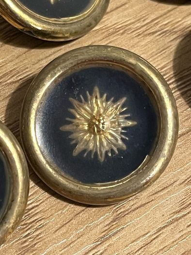 7 Vintage Buttons