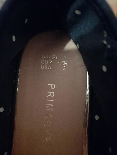 Girl's shoes