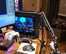 PC GAMER:Acer Predator Orion 3000 i7 RTX 4060 + Monitor + Dual Monitor Arm