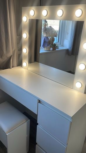 Dressing table with lights
