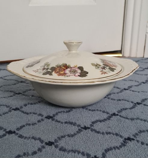 Beautiful Vintage Floral Lidded Tureen from Tudor Ware Ironstone Rosina