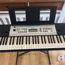yamaha keyboard & stand Image 2