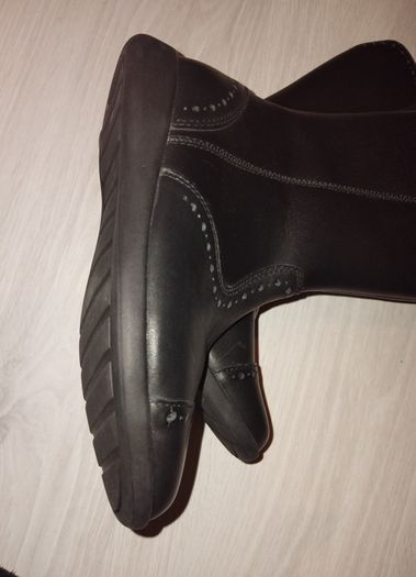 New Girls Clarkes black leather boots size 12 G