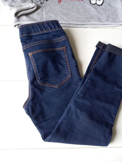 Girls jumper and jeans
