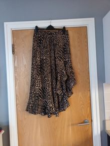 Shein  Skirt.   S.L- 14.   New.