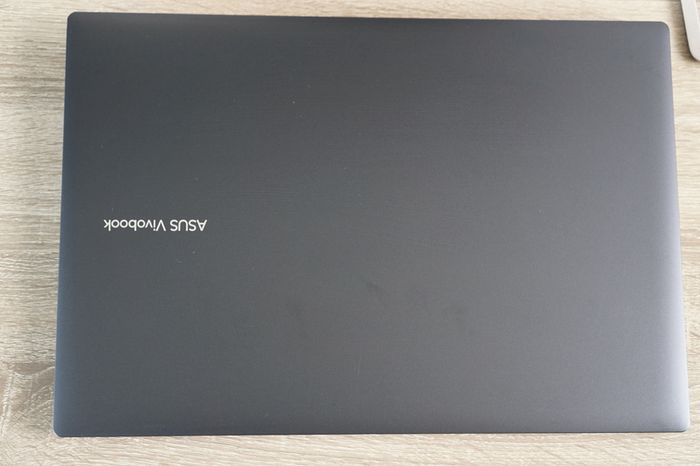 Asus Vivobook 18.4" 144Hz | Ryzen 7 260 | 16GB  | 1tb Ssd