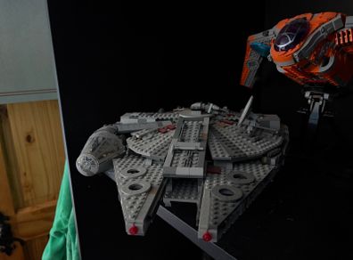 Lego Star Wars - Millenium Falcon 75257