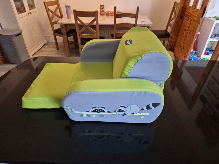 Chicco twist arm chair