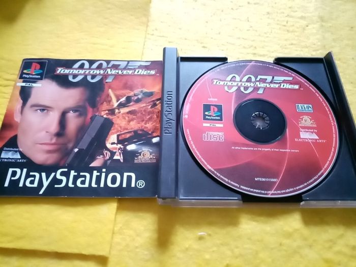 007 Tomorrow never dies PlayStation 1 Ps1 PlayStation 2 ps2 games Original