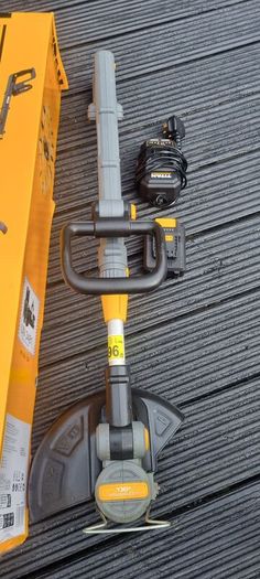 battery titan strimmer