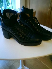 TOPSHOP Black Leather Boots..Size 6