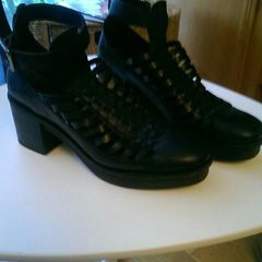 TOPSHOP Black Leather Boots..Size 6