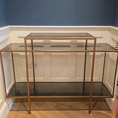 Sideboard table