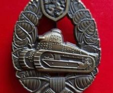WW2 , Slovak tank crew badge .
