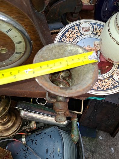Old Table Top Harper Manual Meat Mincer. Postage Available or Collection, It is designed for grinding meat to make products such as sausages, burgers, or meatloaf.The cast iron body