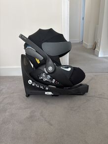 Cybex Cloud Z i-Size Car Seat + Rotating ISOFIX Base