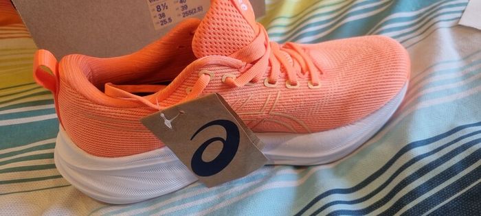 Asics Gel Saiun Runners (6.5)