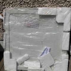 Low level shower tray.