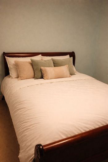 sleigh bed