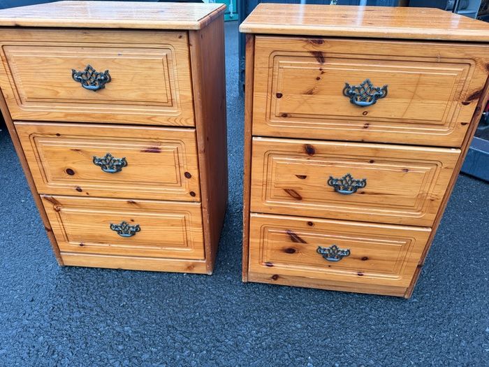 bedside lockers