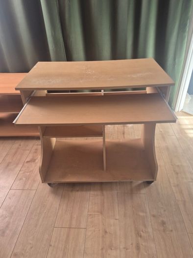 Computer desk