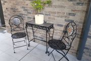 bistro set ( can deliver)