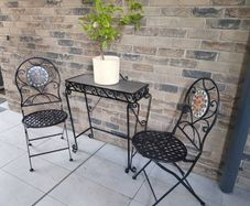 bistro set ( can deliver)