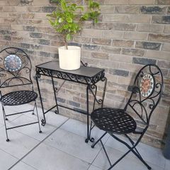 bistro set ( can deliver)