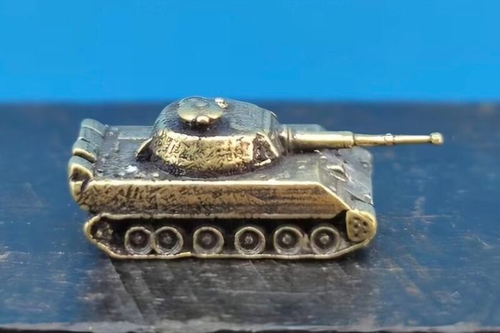 Miniature brass German panther tanks (4) aprox scale 1/350- 1/400 .
