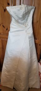 Ivory wedding dress