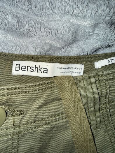 Khaki Bershka Cargos