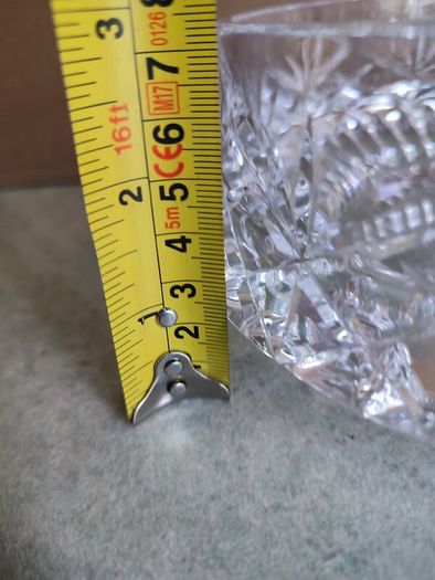 Lovely Crystal Bow No Stamp In Good Condition.