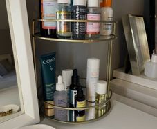 Mirrored stand for skincare etc