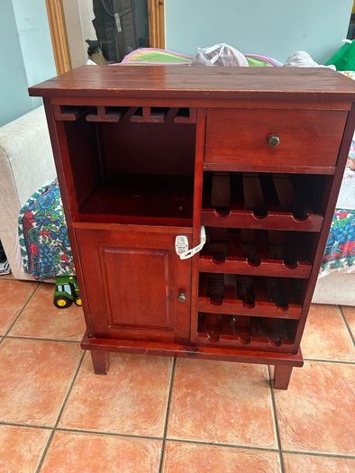 Wine cabinet