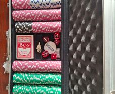 poker set with a case