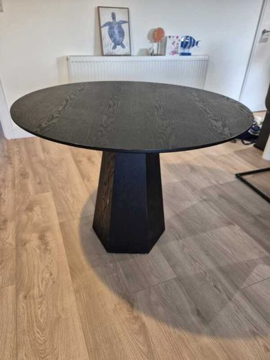 Black dining table (Woo design - Pilar model)