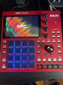 Akai MPC One Plus, carry case and desk saver