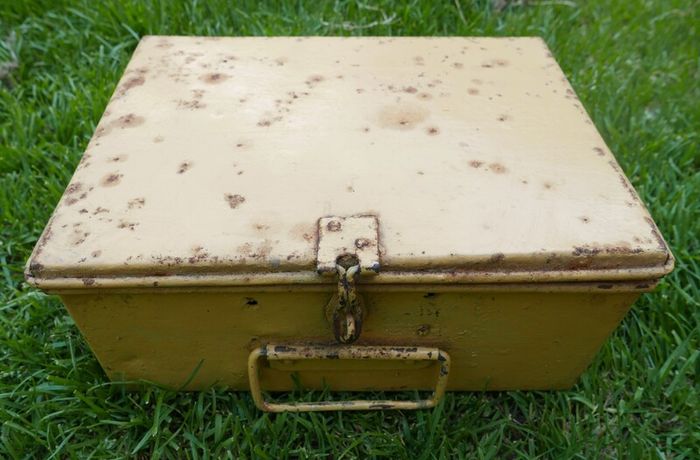 Vintage Militaria  Metal  Case