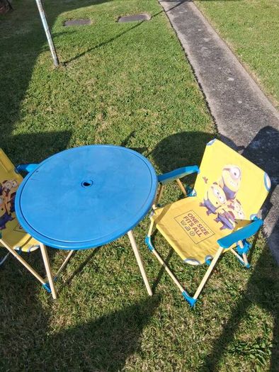 Minion table and chairs