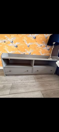 Grey table unit