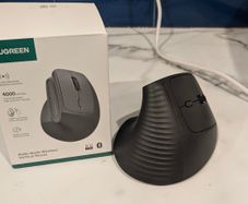 UGREEN Vertical Mouse - Bluetooth + USB Dongle 2.4GHz