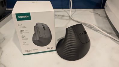 UGREEN Vertical Mouse - Bluetooth + USB Dongle 2.4GHz
