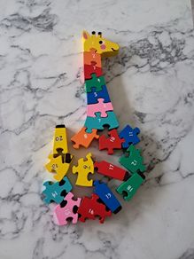 Giraffe wooden piece puzzle