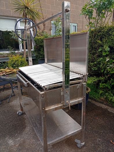 large catering barbeque Ideal for the summer can cook a lot of food at the same time