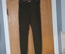 Marks & Spencer Olive Green Jeggins. S.12.  NEW