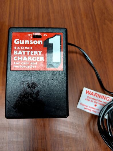 Car motorcycle battery charger