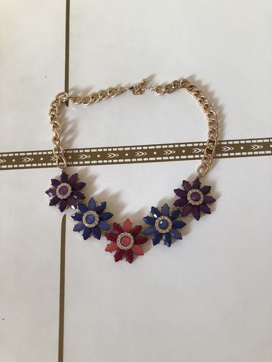 Necklace flower design