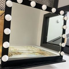 Hollywood mirror